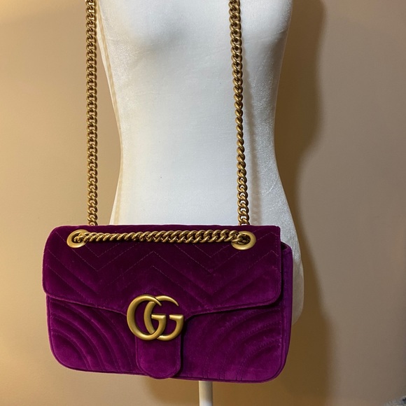 🦋HOST PICK🦋 GUCCI VELVET MARMOT PURPLE CHAIN BAG - Picture 3 of 12